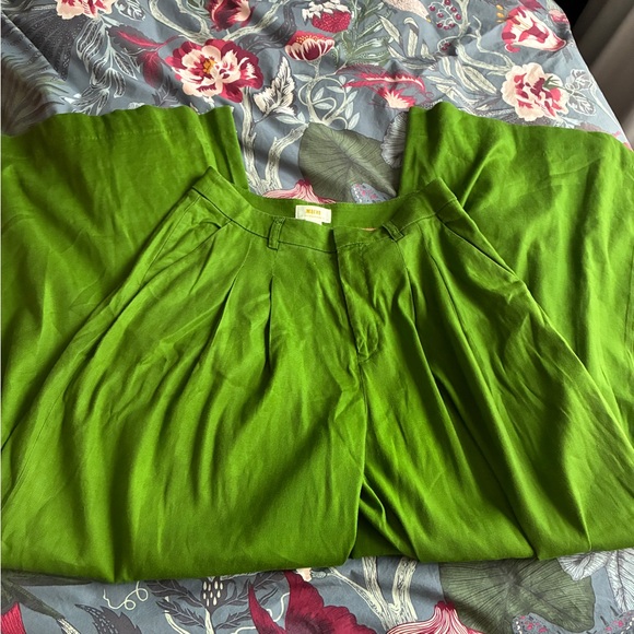 Anthropologie Maeve Vibrant Green Pleated Front Dress Pants - Picture 3 of 7